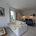 Moderne Avec Terrasse, Parking Et Wifi - Fr-1-653-262 * Baignes-Sainte-Radegonde