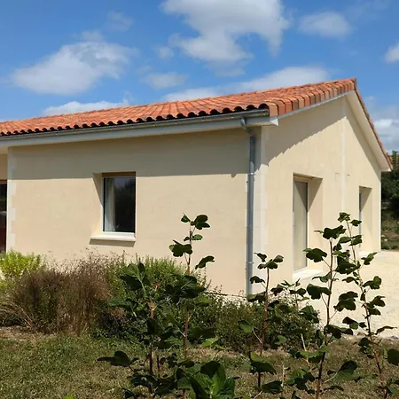 Moderne Avec Terrasse, Parking Et Wifi - Fr-1-653-262 Appartement Baignes-Sainte-Radegonde