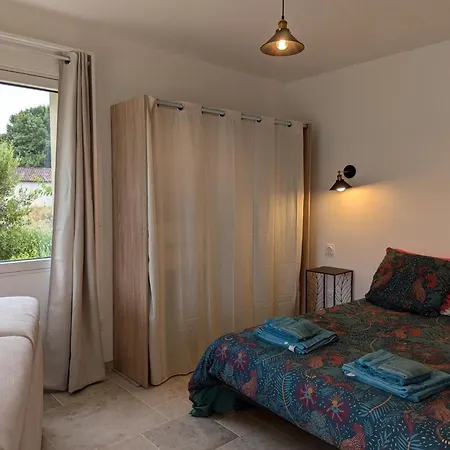 Moderne Avec Terrasse, Parking Et Wifi - Fr-1-653-262 * Baignes-Sainte-Radegonde