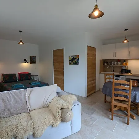 Moderne Avec Terrasse, Parking Et Wifi - Fr-1-653-262 Apartman