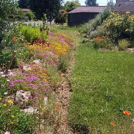 Moderne Avec Terrasse, Parking Et Wifi - Fr-1-653-262 Baignes-Sainte-Radegonde