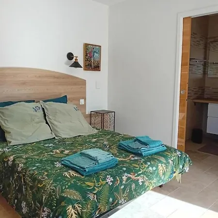 Moderne Avec Terrasse, Parking Et Wifi - Fr-1-653-262 Baignes-Sainte-Radegonde