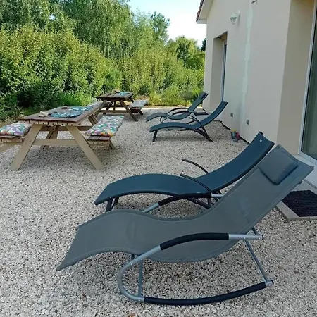 Moderne Avec Terrasse, Parking Et Wifi - Fr-1-653-262 Baignes-Sainte-Radegonde