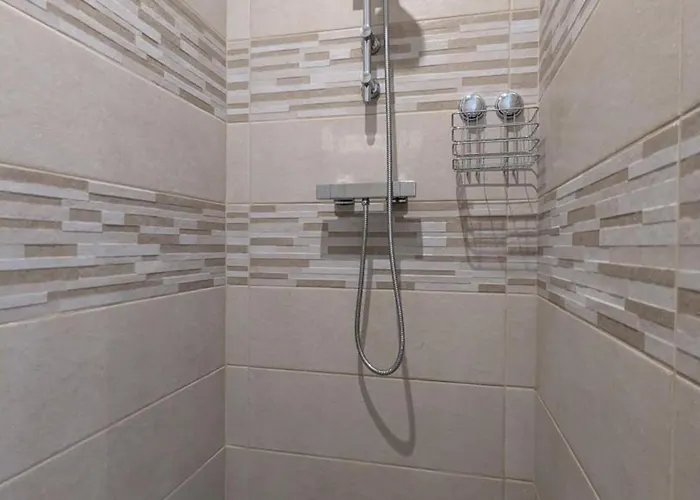 Apartamento Moderne Avec Terrasse, Parking Et Wifi - Fr-1-653-262 Baignes-Sainte-Radegonde