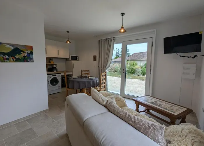 Moderne Avec Terrasse, Parking Et Wifi - Fr-1-653-262 Apartamento Baignes-Sainte-Radegonde