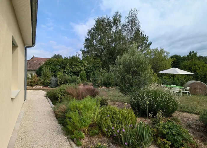 Moderne Avec Terrasse, Parking Et Wifi - Fr-1-653-262 * Baignes-Sainte-Radegonde